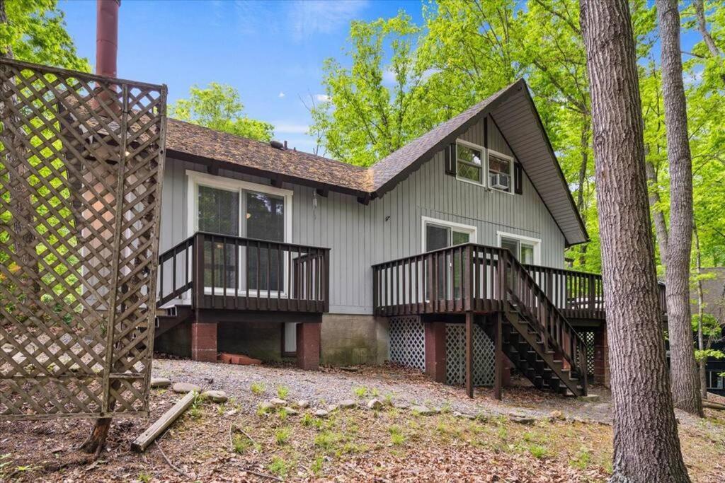 The Gingerbread House: 4 Bedroom Chalet, W/ Sunroom/Deck, Sleeps 12, Modern Amenities McGaheysville Luaran gambar