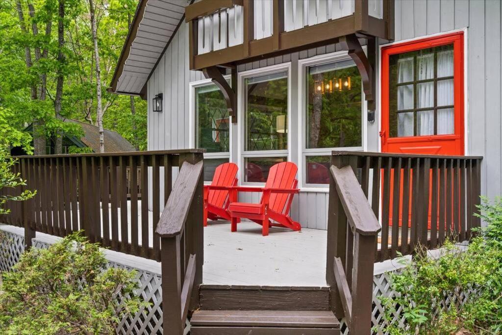 The Gingerbread House: 4 Bedroom Chalet, W/ Sunroom/Deck, Sleeps 12, Modern Amenities McGaheysville Luaran gambar