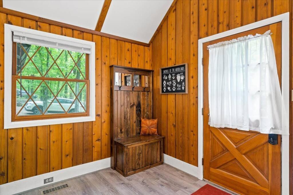 The Gingerbread House: 4 Bedroom Chalet, W/ Sunroom/Deck, Sleeps 12, Modern Amenities McGaheysville Luaran gambar