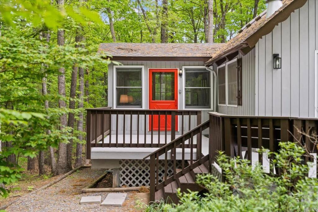 The Gingerbread House: 4 Bedroom Chalet, W/ Sunroom/Deck, Sleeps 12, Modern Amenities McGaheysville Luaran gambar