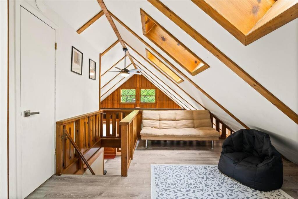 The Gingerbread House: 4 Bedroom Chalet, W/ Sunroom/Deck, Sleeps 12, Modern Amenities McGaheysville Luaran gambar