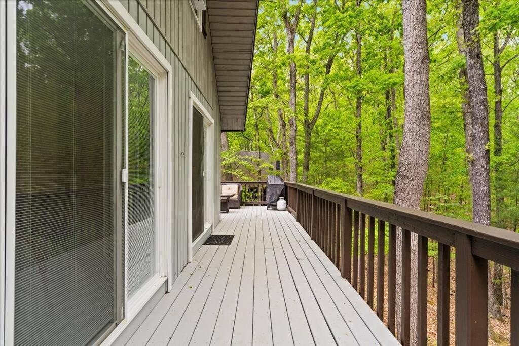 The Gingerbread House: 4 Bedroom Chalet, W/ Sunroom/Deck, Sleeps 12, Modern Amenities McGaheysville Luaran gambar