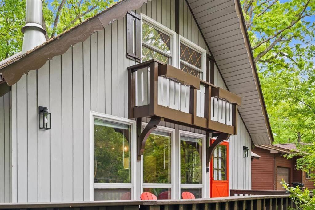 The Gingerbread House: 4 Bedroom Chalet, W/ Sunroom/Deck, Sleeps 12, Modern Amenities McGaheysville Luaran gambar