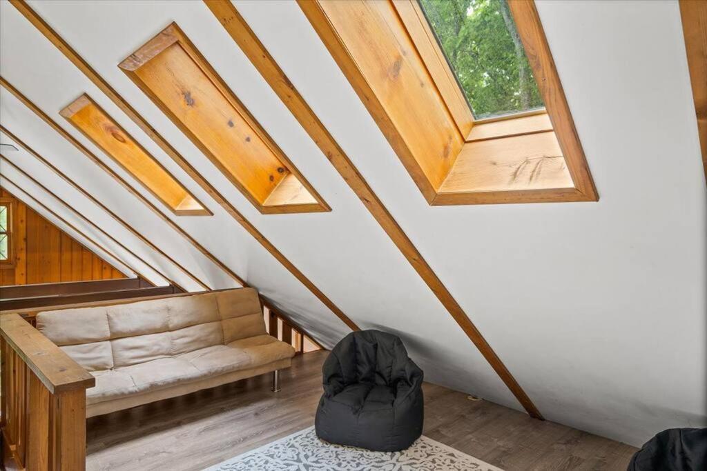 The Gingerbread House: 4 Bedroom Chalet, W/ Sunroom/Deck, Sleeps 12, Modern Amenities McGaheysville Luaran gambar